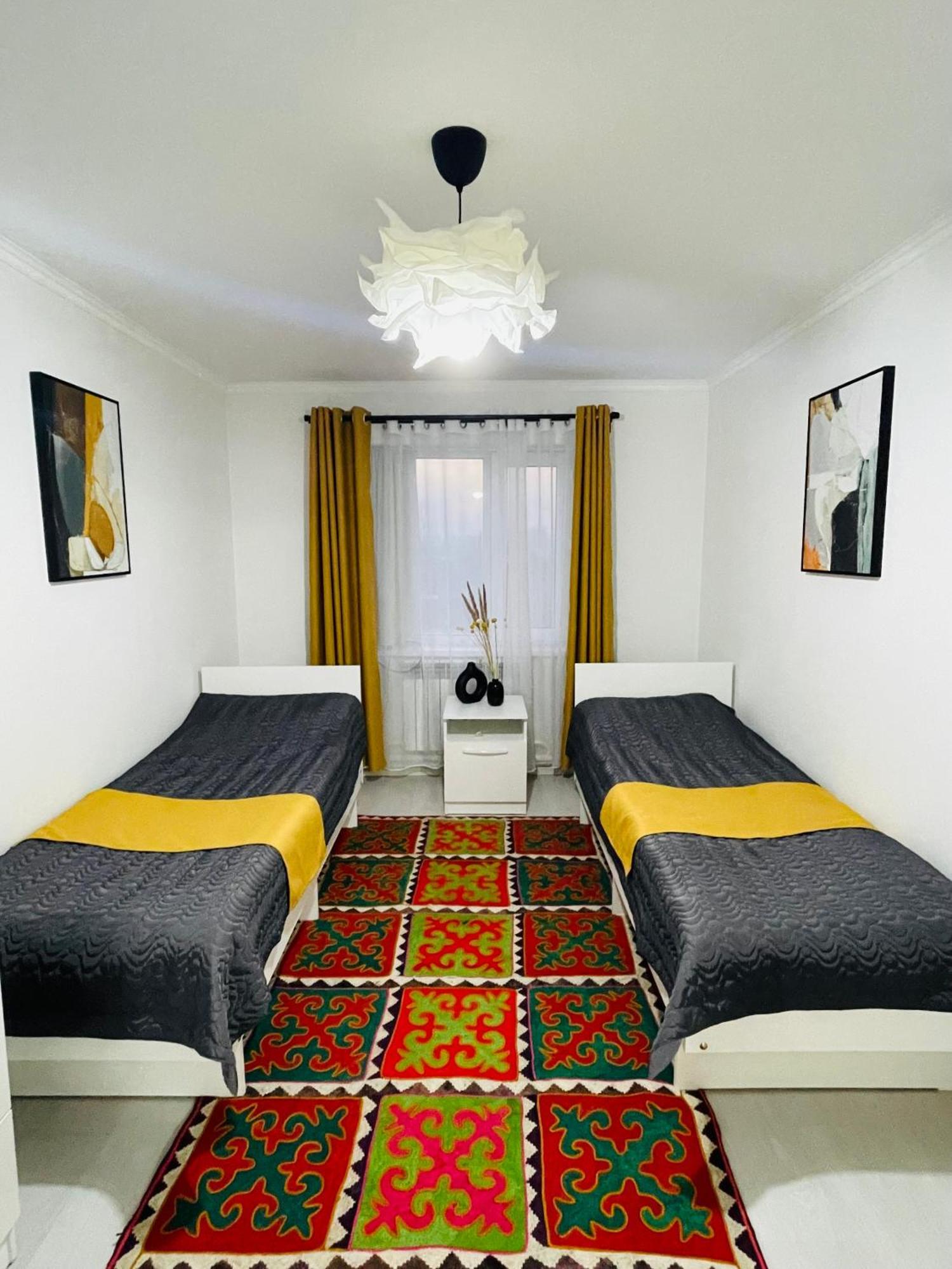 Guesthouse Greathome Karakol Buitenkant foto