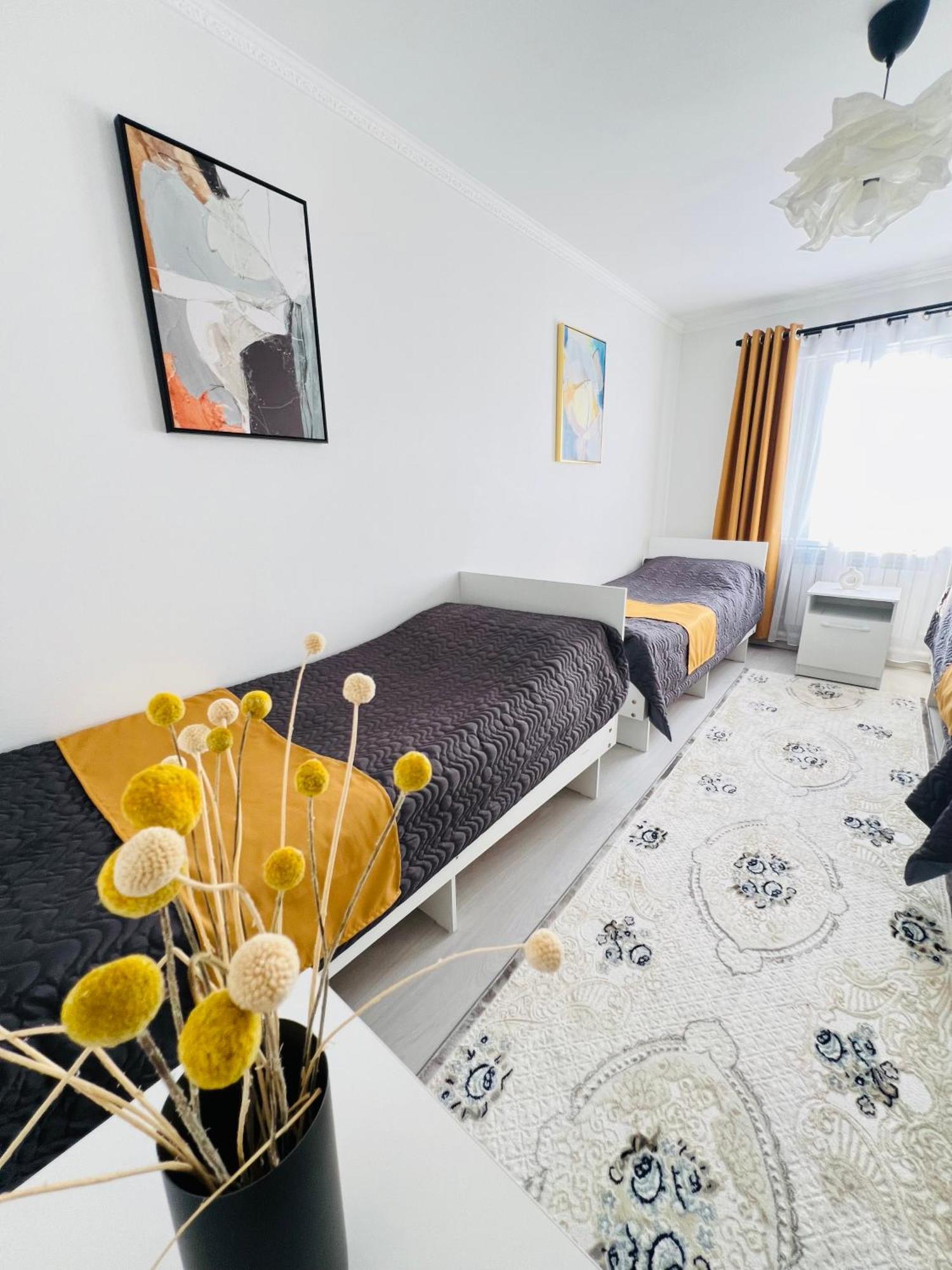 Guesthouse Greathome Karakol Buitenkant foto