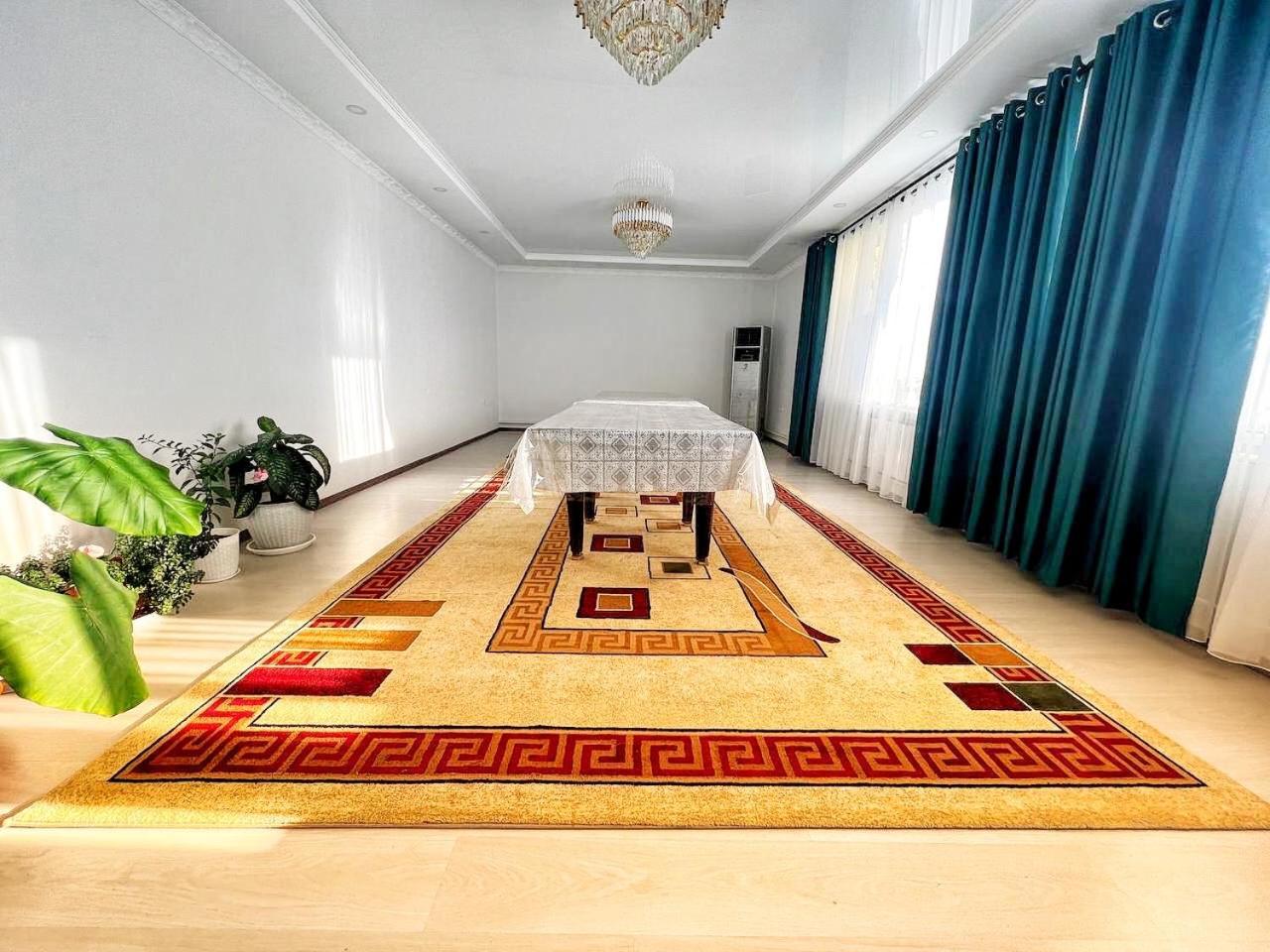 Guesthouse Greathome Karakol Buitenkant foto