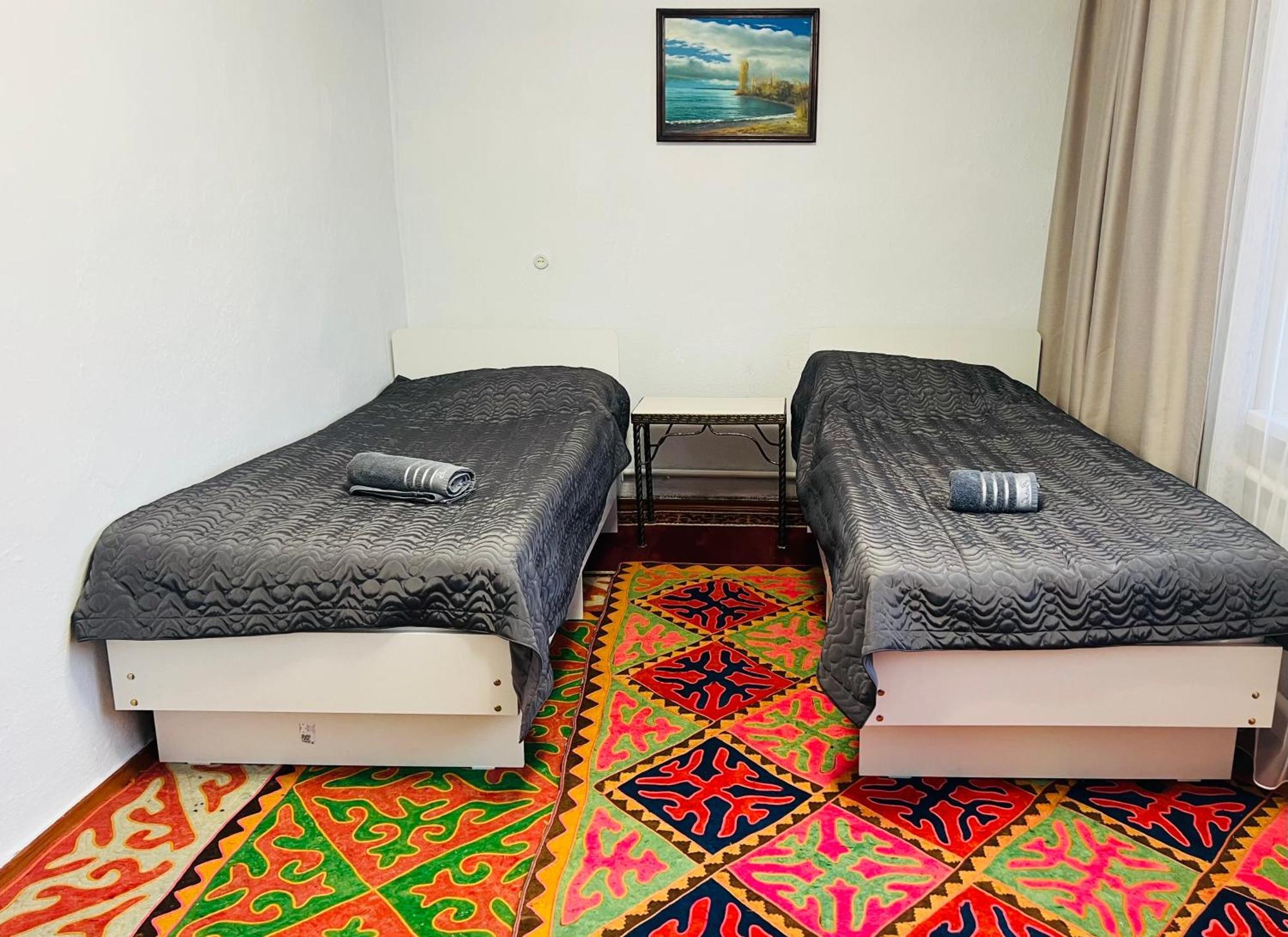 Guesthouse Greathome Karakol Buitenkant foto