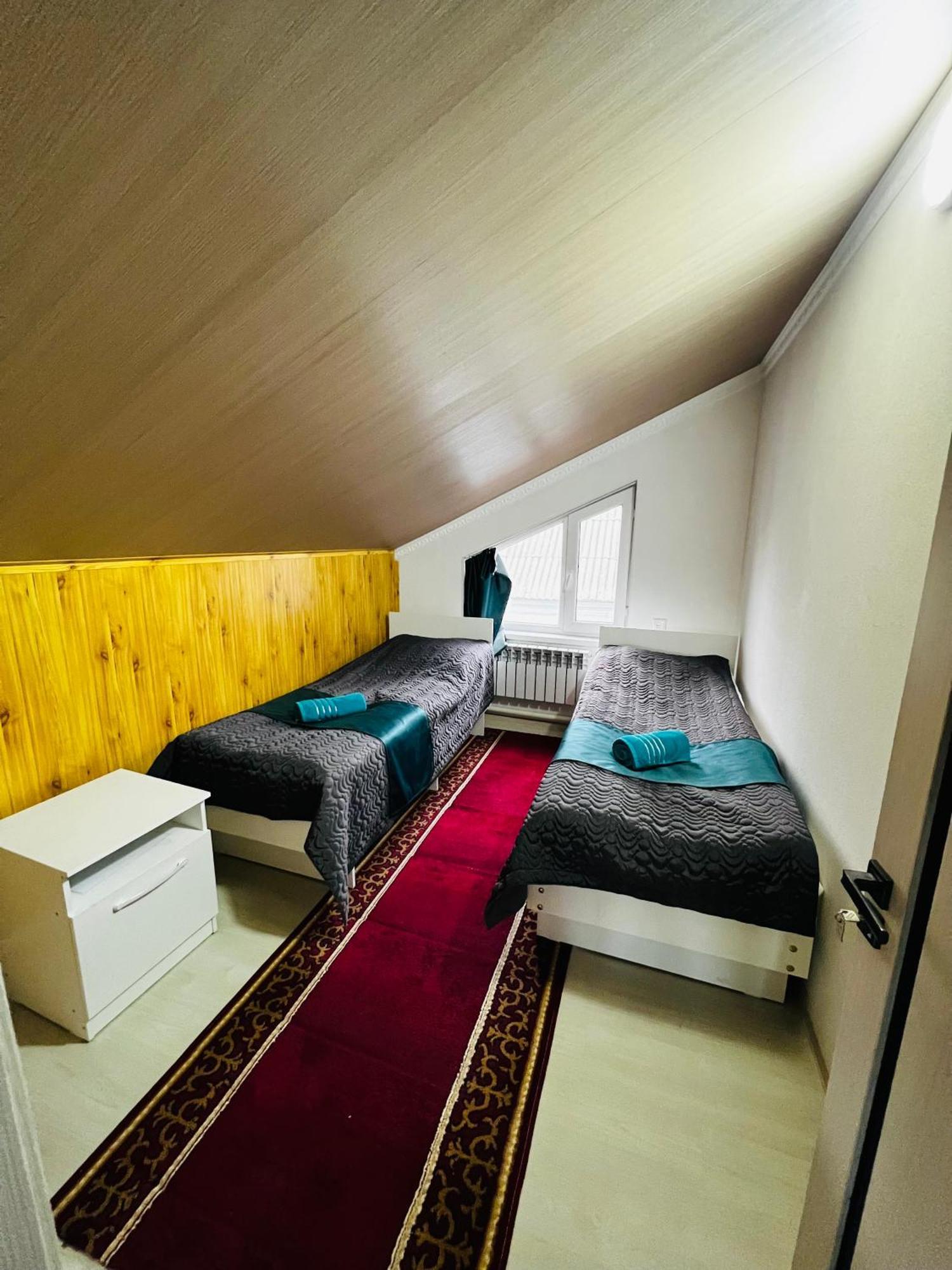 Guesthouse Greathome Karakol Buitenkant foto
